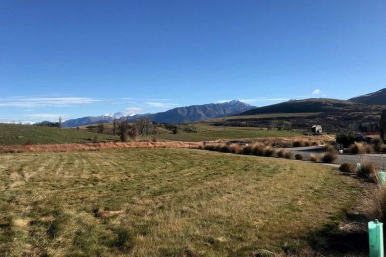 Photo of property in 37 Cunninghams Drive, Jacks Point, Queenstown, 9371