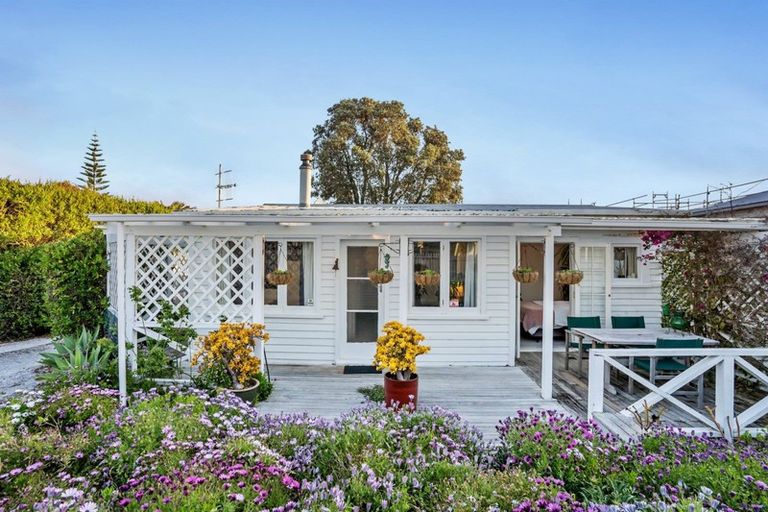 Photo of property in 54 Motiti Road, Papamoa Beach, Papamoa, 3118