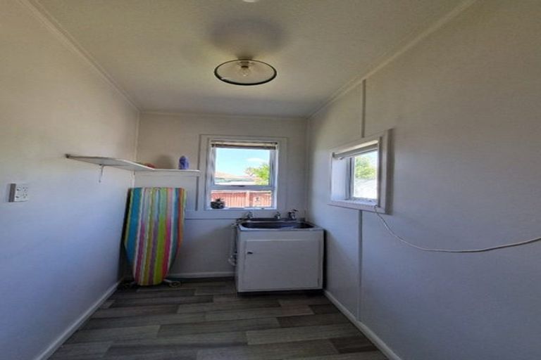 Photo of property in 49 Kiwi Esplanade, Mangere Bridge, Auckland, 2022
