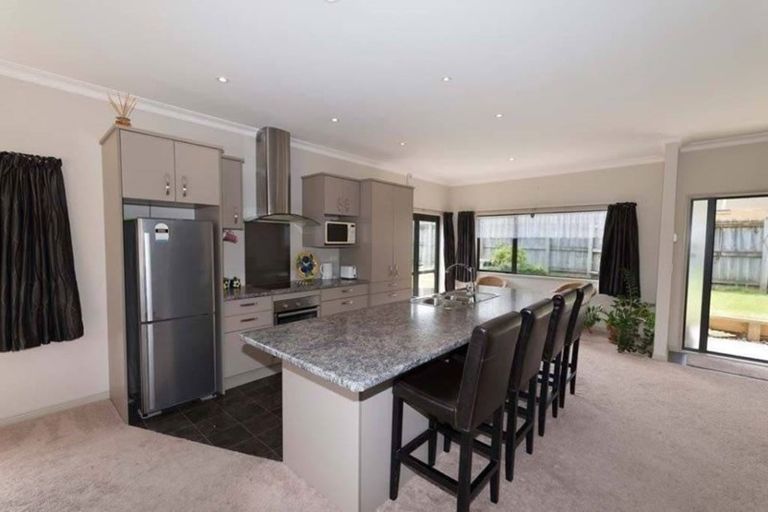 Photo of property in 65d View Road, Henderson, Auckland, 0612