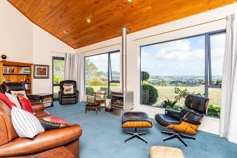Photo of property in 266 Gorge Road, Maungaturoto, 0588
