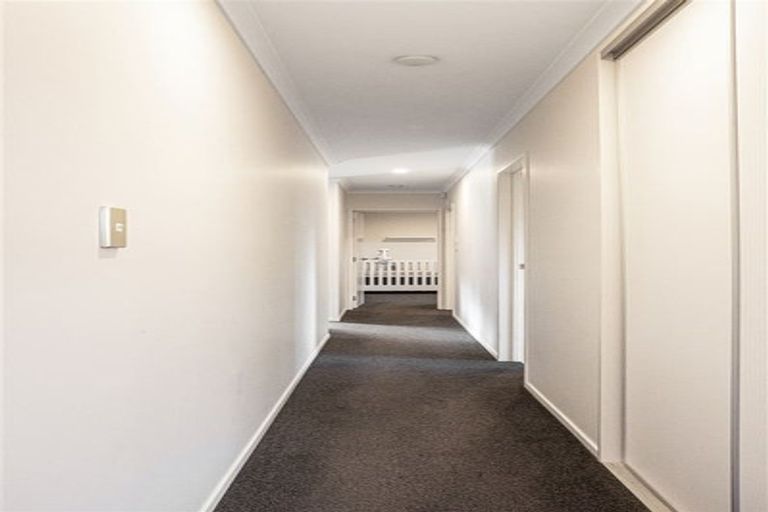 Photo of property in 33a Gill Avenue, Te Atatu Peninsula, Auckland, 0610