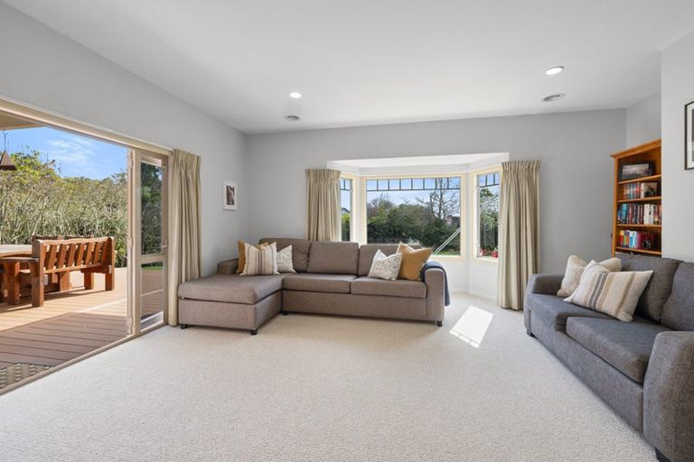 Photo of property in 26 Shelter Grove, Frankleigh Park, New Plymouth, 4310
