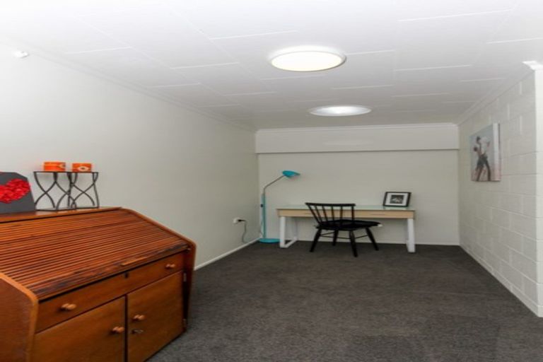 Photo of property in 26 Truby King Street, Merrilands, New Plymouth, 4312