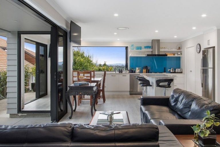 Photo of property in 37 Bert Wall Drive, Omokoroa, 3114