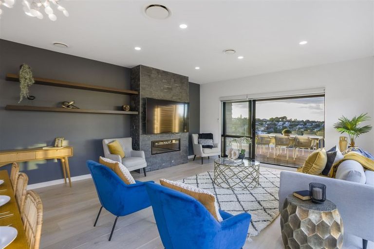 Photo of property in 102b Mellons Bay Road, Mellons Bay, Auckland, 2014