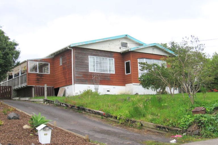 Photo of property in 25 Clayburn Road, Glen Eden, Auckland, 0602