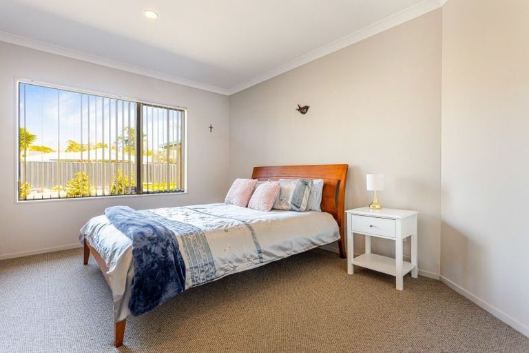 Photo of property in 10 Station Road, Huapai, Kumeu, 0810