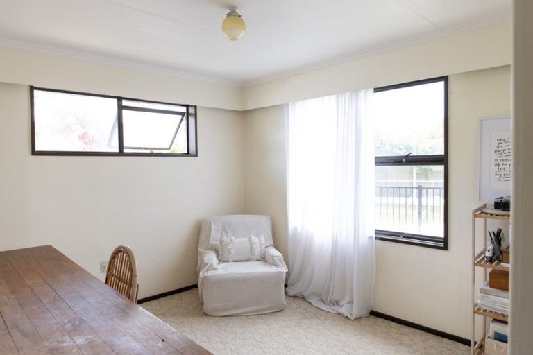 Photo of property in 18 Cecil Place, Cloverlea, Palmerston North, 4412