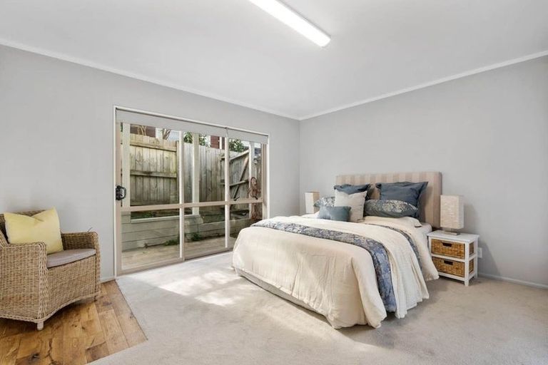 Photo of property in 20a Corunna Road, Milford, Auckland, 0620