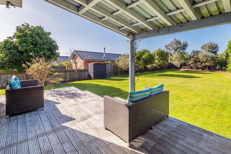 Photo of property in 35 Rauparaha Street, Waikanae Beach, Waikanae, 5036