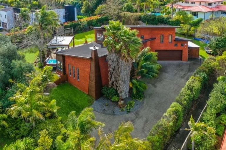 Photo of property in 28 Oakford Park Crescent, Greenhithe, Auckland, 0632