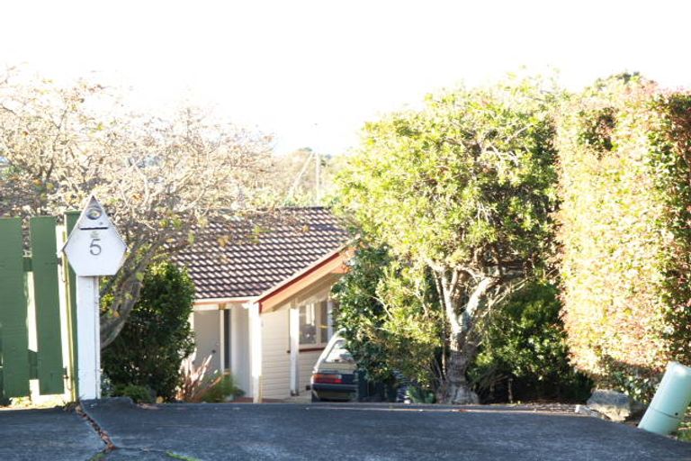 Photo of property in 5 Redcoat Place, Cockle Bay, Auckland, 2014