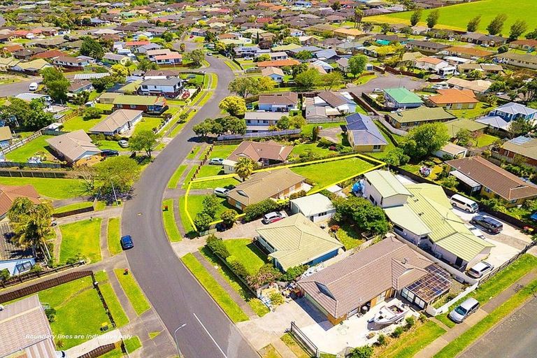 Photo of property in 3 Bernina Place, Weymouth, Auckland, 2103