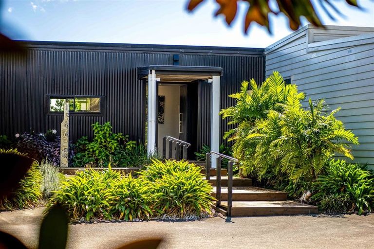 Photo of property in 118 Landing Road, Kerikeri, 0230