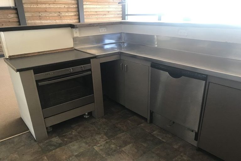 Photo of property in 200 Vipond Road, Stanmore Bay, Whangaparaoa, 0932