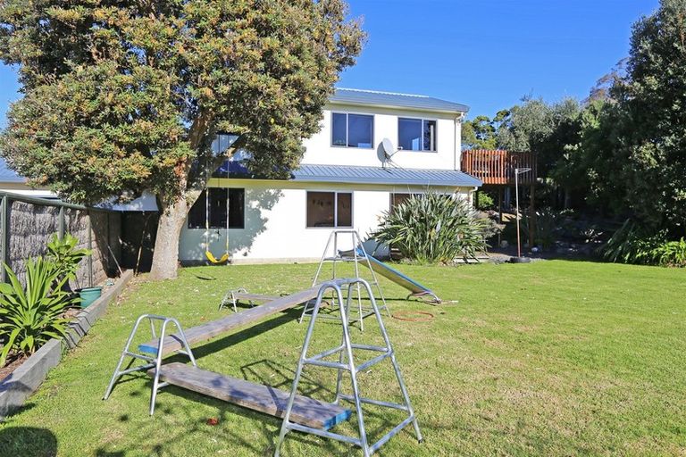 Photo of property in 32 Cedar Road, Te Awanga, 4102