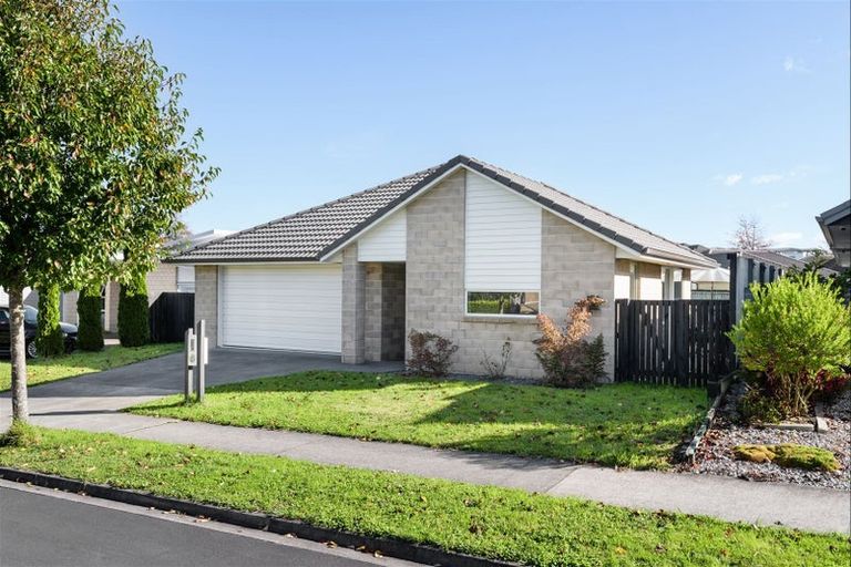 Photo of property in 7 Keston Crescent, Flagstaff, Hamilton, 3210