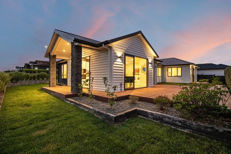 Photo of property in 84 Maurice Kelly Road, Wainui, 0932