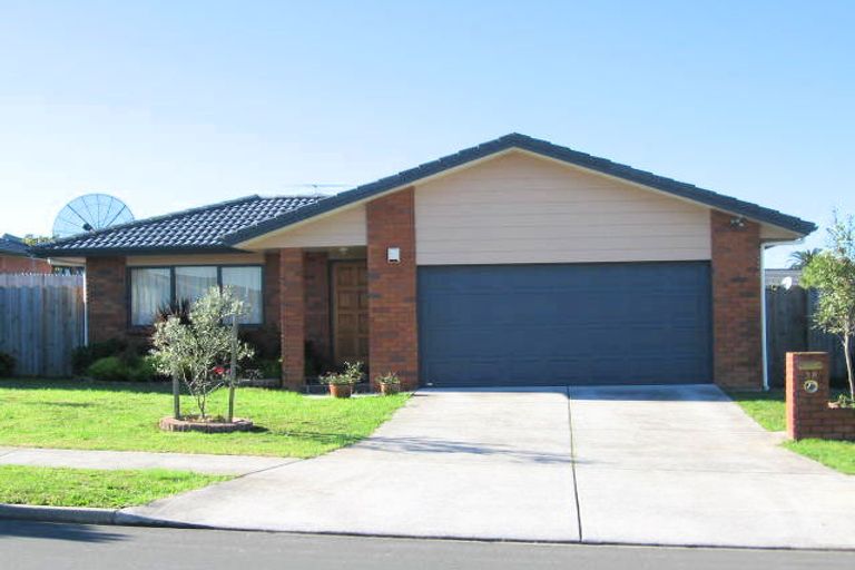 Photo of property in 38 Robin Brooke Drive, Flat Bush, Auckland, 2019