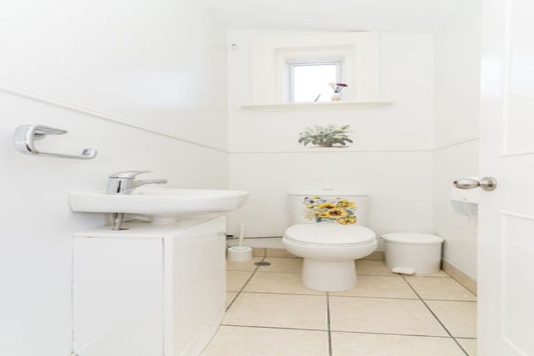 Photo of property in 39 Royal Terrace, Dunedin Central, Dunedin, 9016
