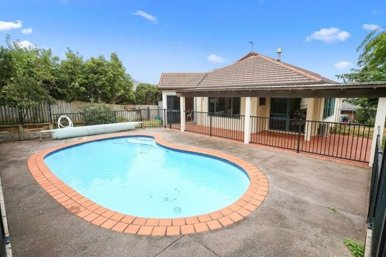 Photo of property in 10 Oakmont Place, Rototuna, Hamilton, 3210