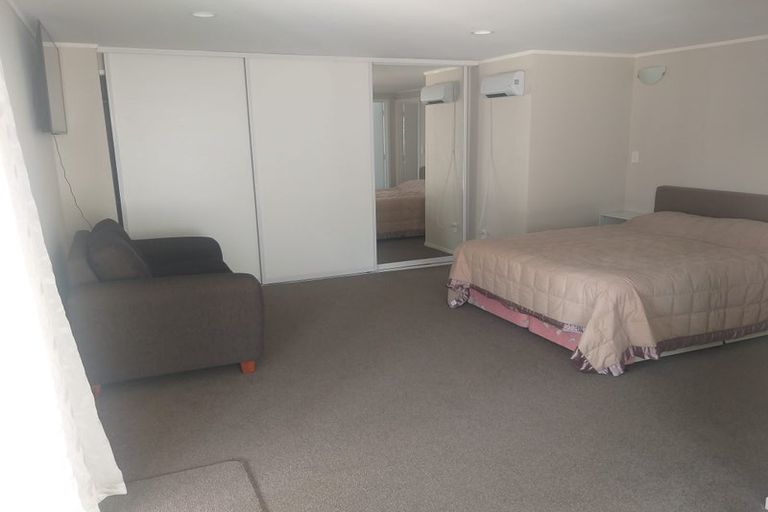 Photo of property in 25 Beulah Avenue, Rothesay Bay, Auckland, 0630