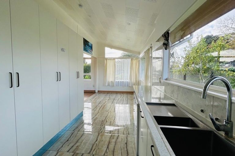 Photo of property in 24 Sunnyhill Crescent, Sunnyhills, Auckland, 2010