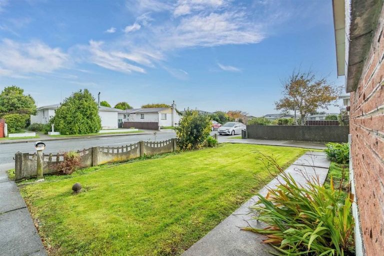 Photo of property in 17 Nevis Crescent, Grasmere, Invercargill, 9810