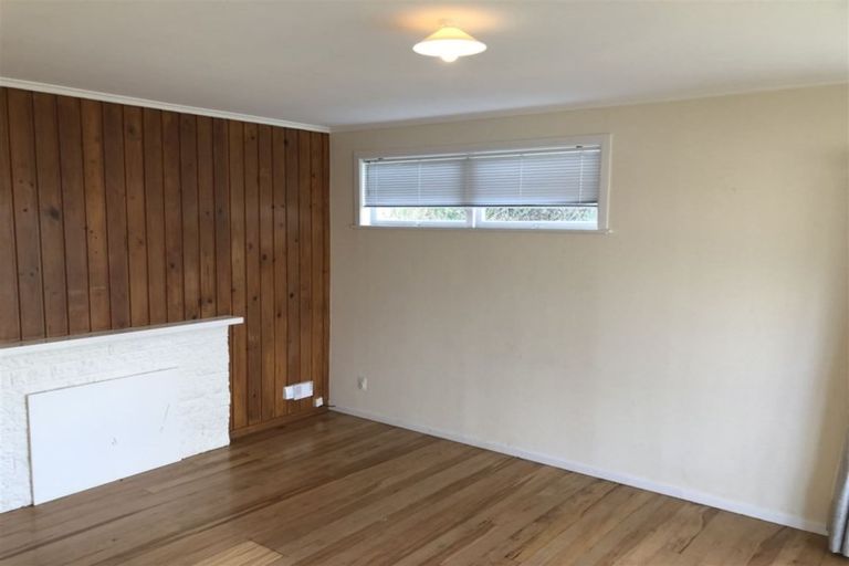 Photo of property in 594 Glenfield Road, Bayview, Auckland, 0629