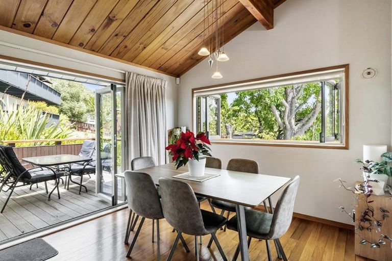 Photo of property in 22 Surville Place, Mairangi Bay, Auckland, 0630