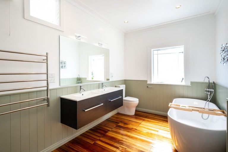 Photo of property in 50 Arataki Road, Havelock North, 4130