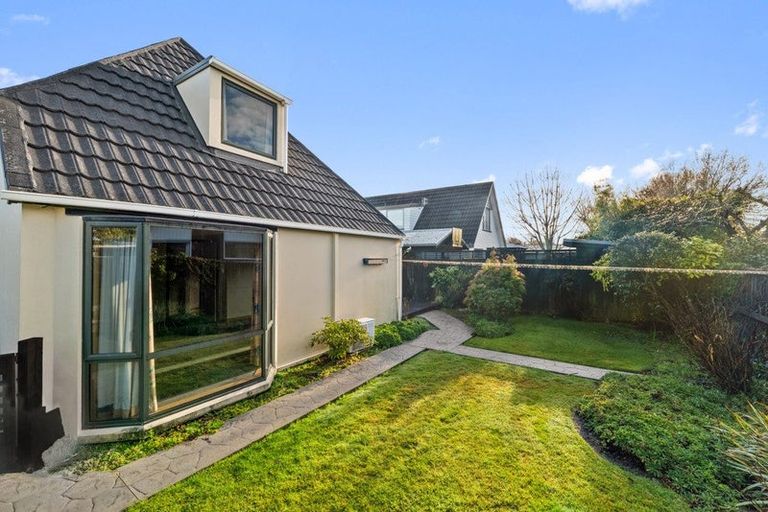 Photo of property in 2/50 Crofton Road, Harewood, Christchurch, 8051