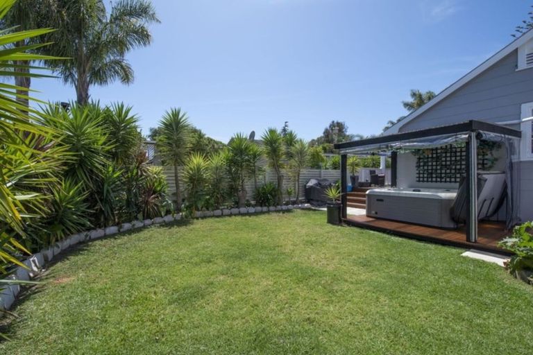 Photo of property in 30 Ladies Mile, Manly, Whangaparaoa, 0930