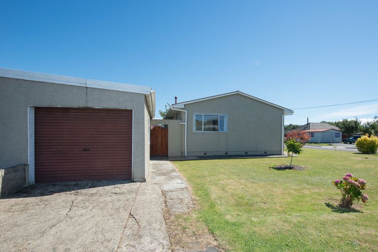 Photo of property in 1 Dunbar Place, Mosgiel, 9024