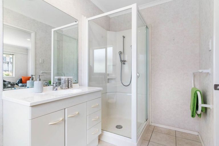 Photo of property in 93 Westerham Drive, Dannemora, Auckland, 2016