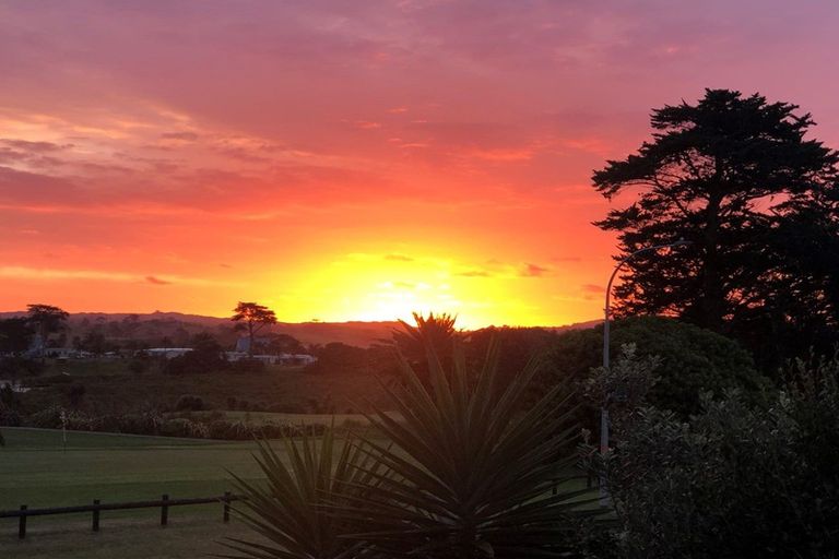 Photo of property in 27 Stella Drive, Clarks Beach, 2122