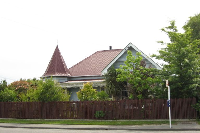 Photo of property in 525 Barbadoes Street, Edgeware, Christchurch, 8013