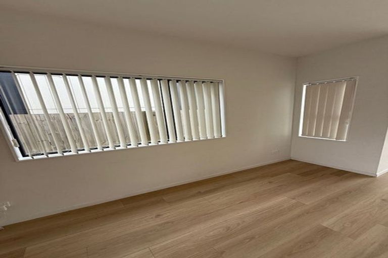 Photo of property in 3b Putiputi Way, Papakura, 2110