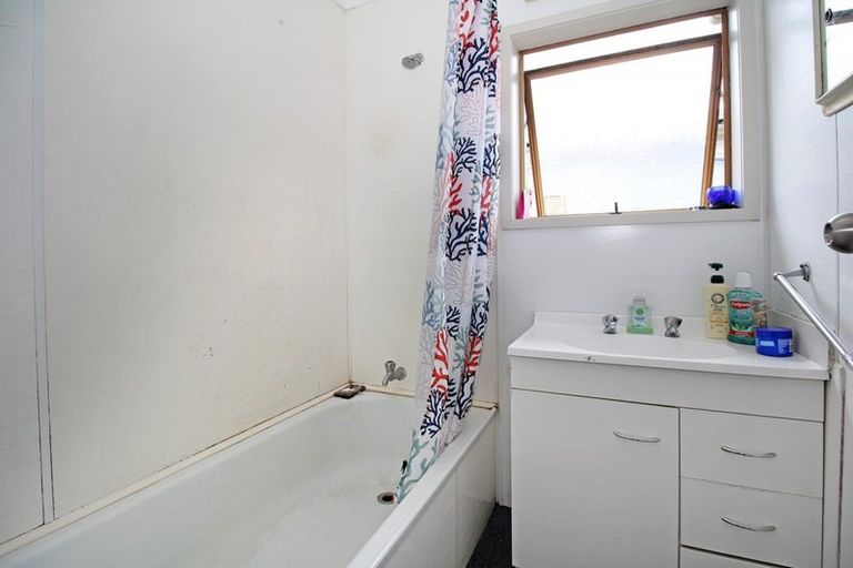 Photo of property in 1/8 Farnborough Crescent, Mangere, Auckland, 2022