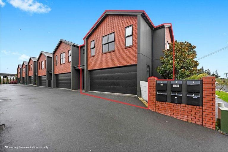 Photo of property in 1/3 Charlemont Street, Whitiora, Hamilton, 3200