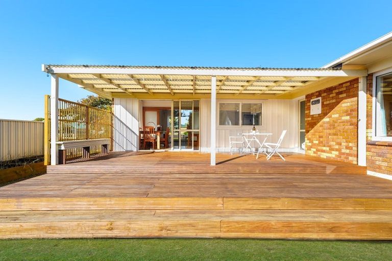 Photo of property in 28 Sandspit Road, Waiuku, 2123