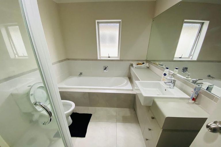 Photo of property in 94 Flat Bush School Road, Flat Bush, Auckland, 2019