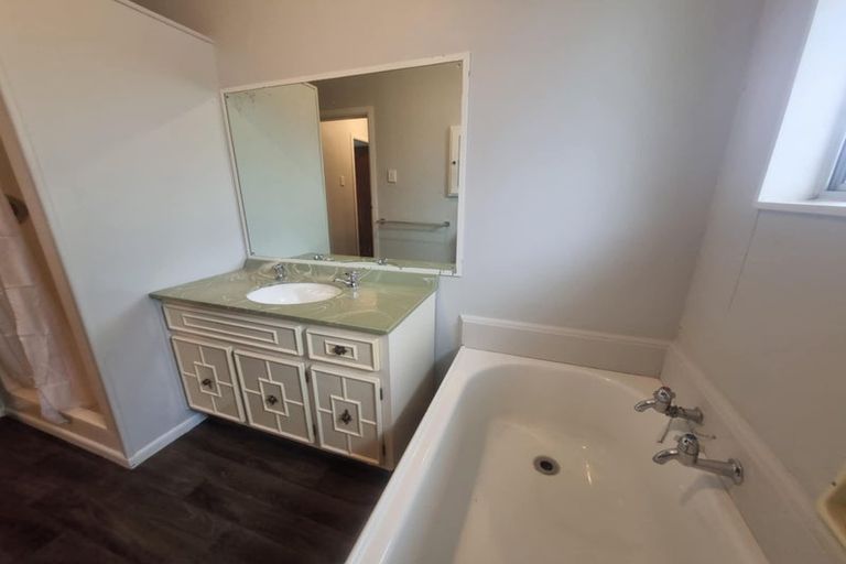 Photo of property in 2/156 Knights Road, Hutt Central, Lower Hutt, 5011