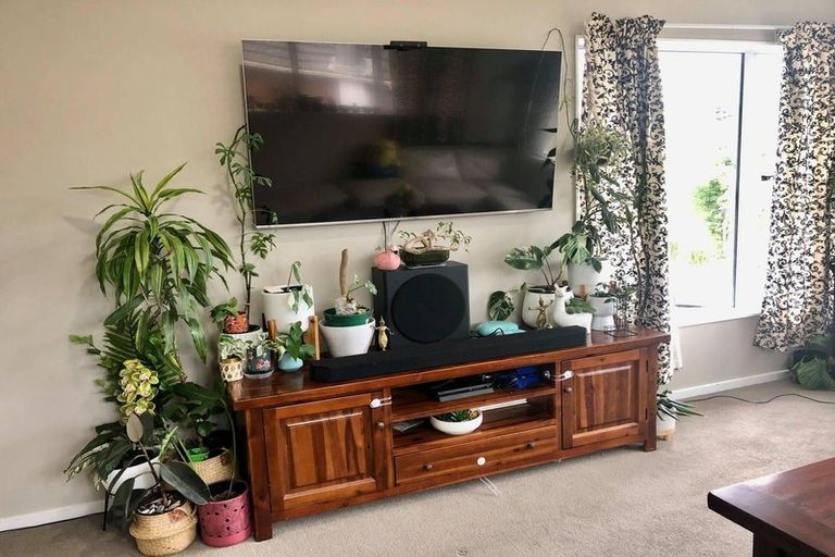 Photo of property in 11 Morgan Place, Tawa, Wellington, 5028