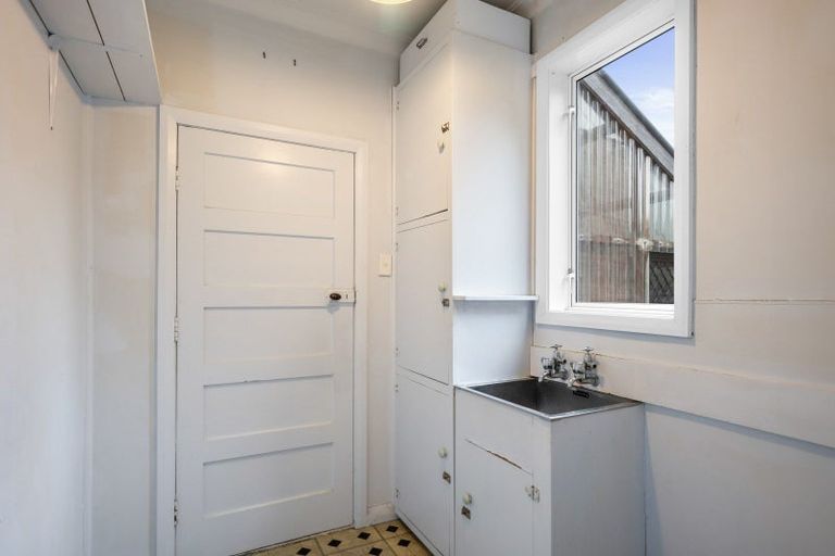 Photo of property in 22 Mckenzie Street, Levin, 5510