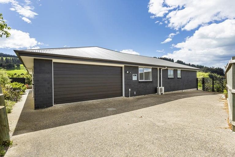 Photo of property in 25 Glendermid Close, Sawyers Bay, Port Chalmers, 9023