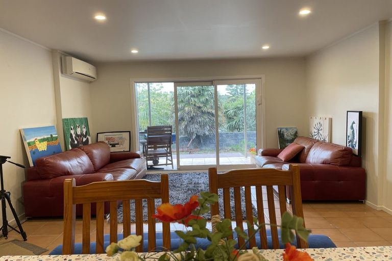 Photo of property in 5 Altair Place, Windsor Park, Auckland, 0632