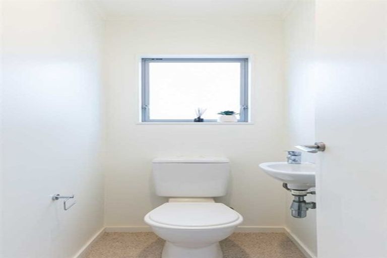 Photo of property in 54a Strathavon Road, Miramar, Wellington, 6022