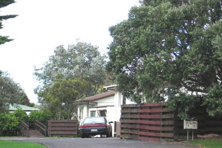 Photo of property in 2/217 Swanson Road, Henderson, Auckland, 0610